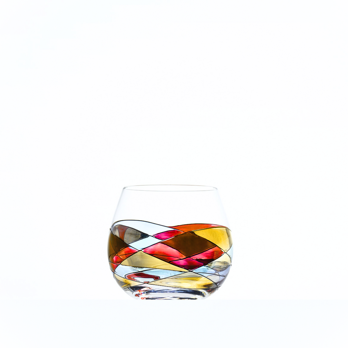 Sagrada Red stemless balloon wine glasses, 21 oz – styled table setting